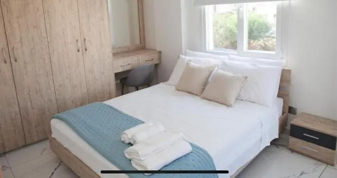 Luxury Beachfront Apartment Larnaca Cypr