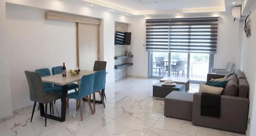 Luxury Beachfront Apartment Larnaca 0*,  Cypr