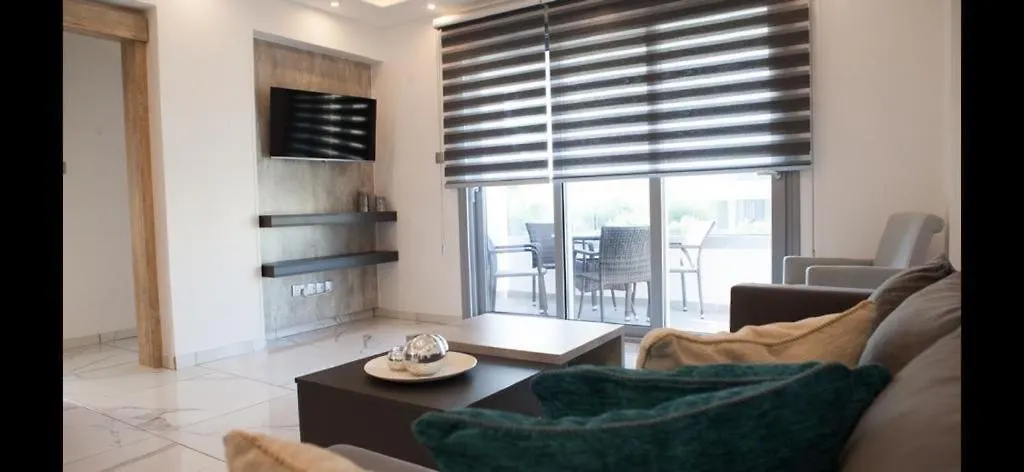 Luxury Beachfront Apartment Larnaca Cypr
