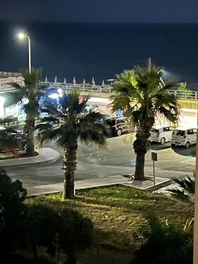 Luxury Beachfront Apartment Larnaca Cypr